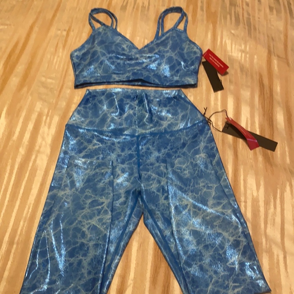 Carbon38 blue waves legging set top & bottom